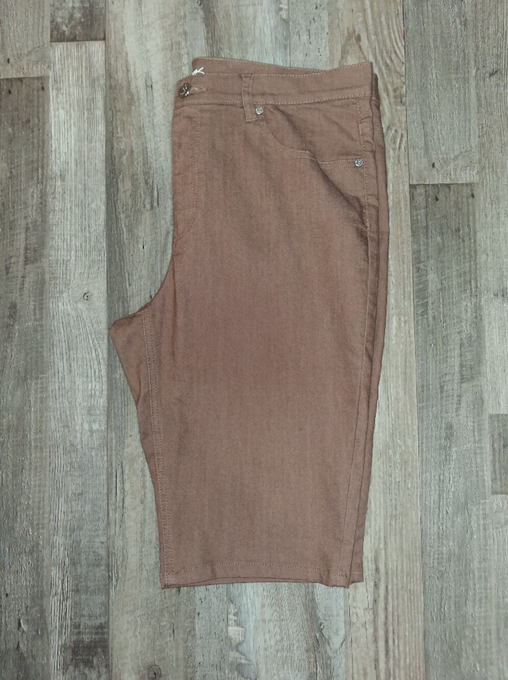 DG2 BROWN WALKING SHORTS SZ 16W